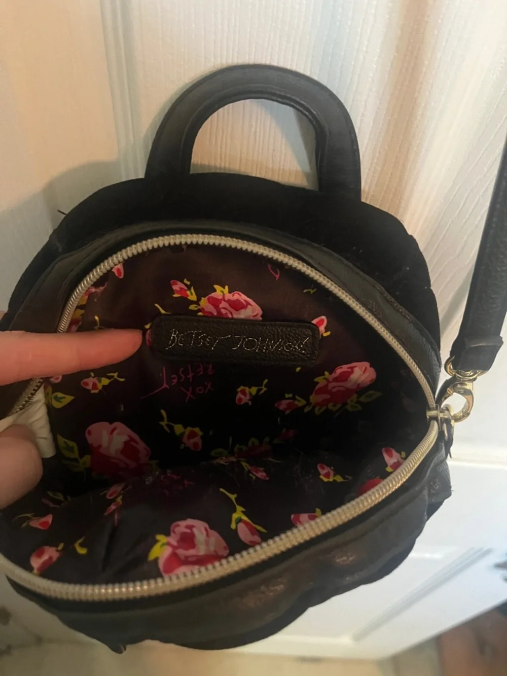 Betsey Johnson Small Black Mini Backpack Crossbody Bag - Picture 4 of 4
